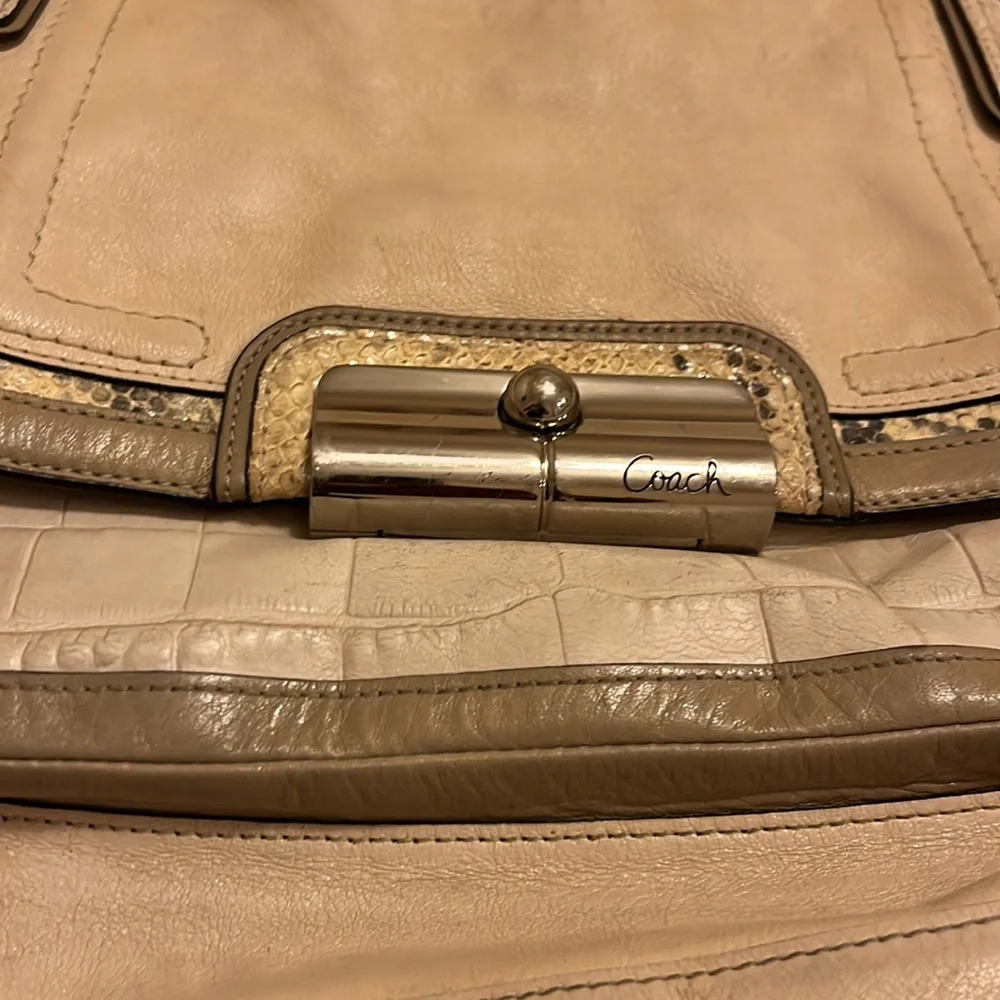 Cream Coach Kristen Purse - Authentic - Picture 10 of 15
